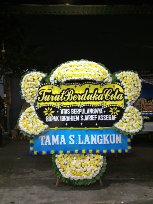 Papan Bunga Duka di Menggoro