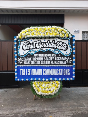 Papan Bunga Duka di Menggoro